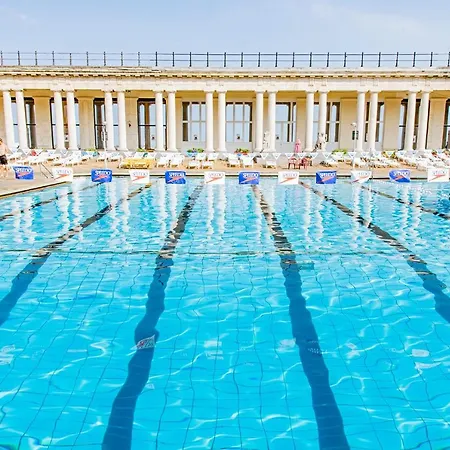 Haik's Palace Apartamento Ostende